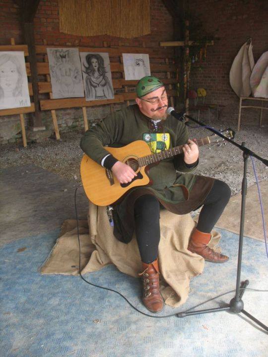 I hudbu má poutník Hroch rád :)